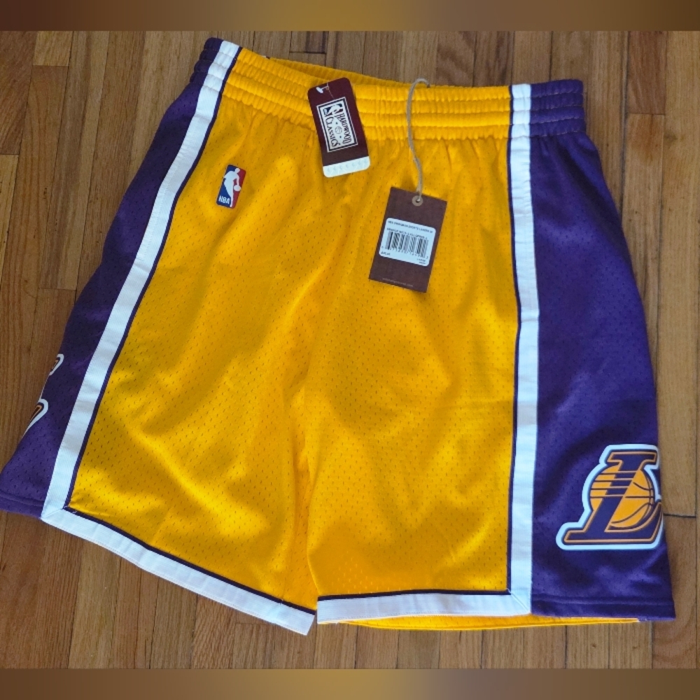 Lakers Basketball Shorts Men's Large Mitchell & Ness $40.00 NWOT NEVER WORN